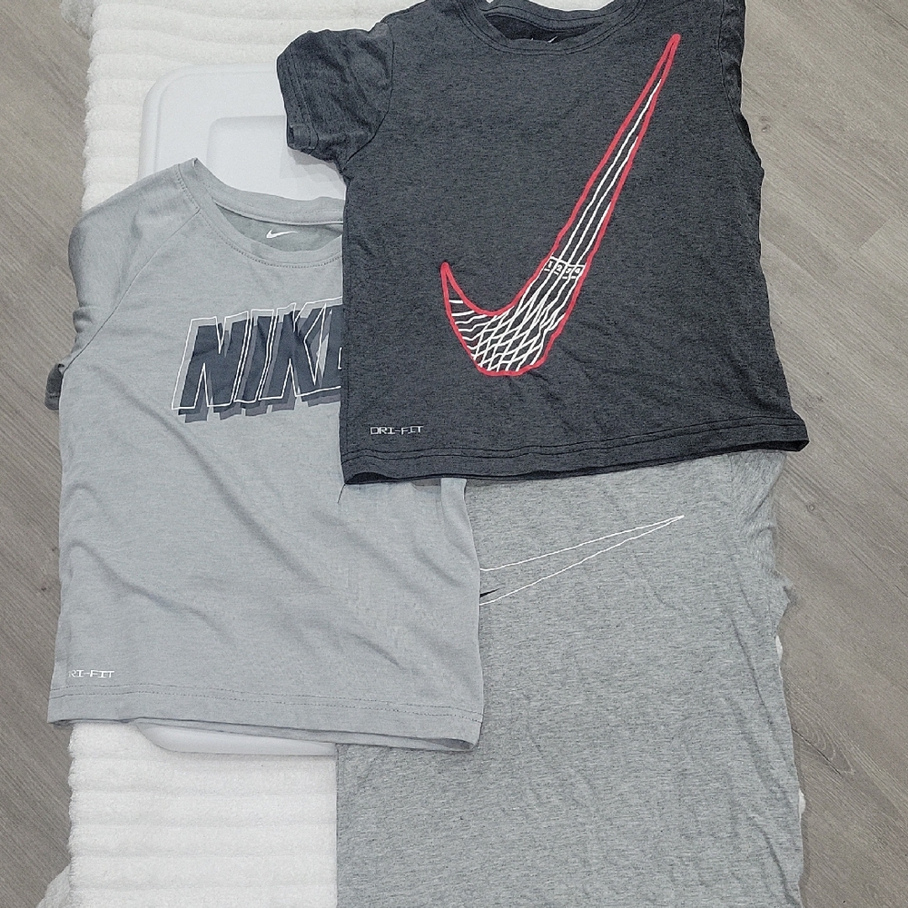 Nike Kids Short Sleeve Tees - Dark Gray and Light Gray